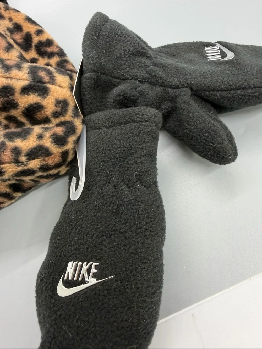 Nike Kids Leopard-Print Fleece Hat and Mittens - Black/Brown